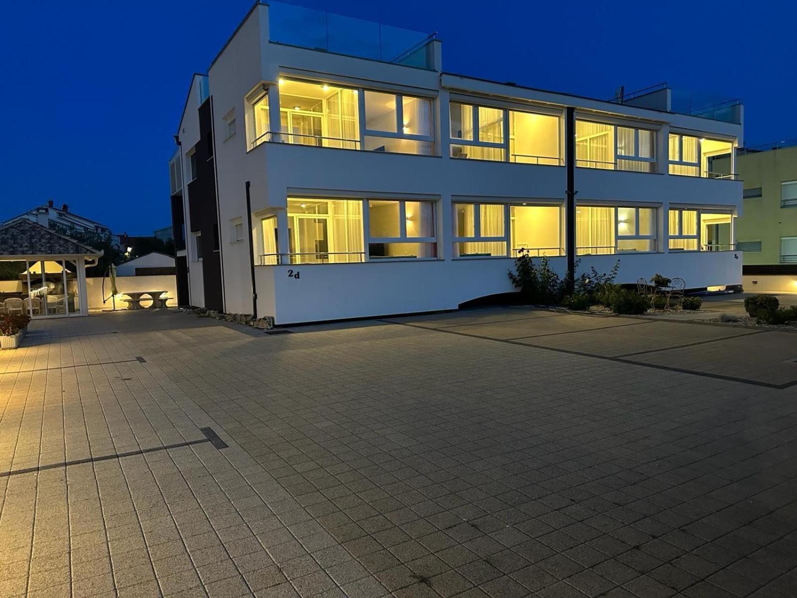 Apartments Laura 1 Privlaka  Buitenkant foto